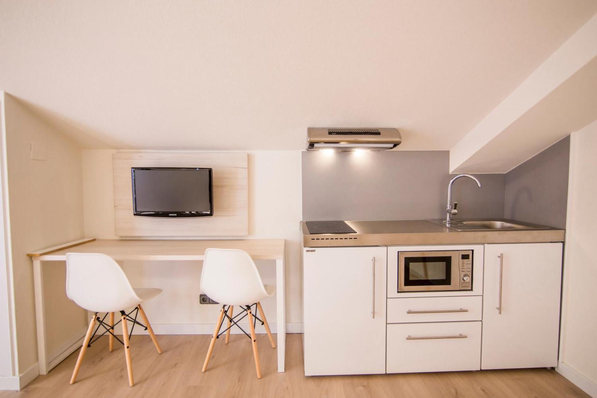 Apartamentos Plaza De Santiago - Estudios Turisticos - 1 Llave Pinto Bagian luar foto