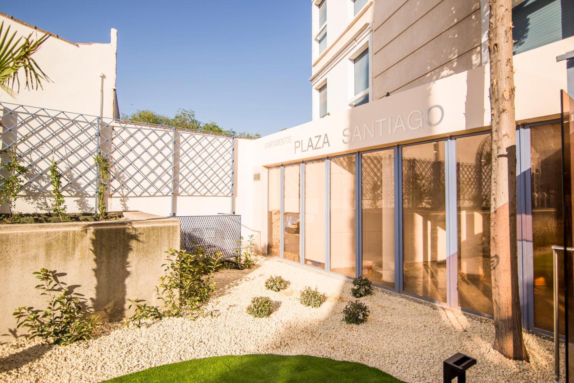 Apartamentos Plaza De Santiago - Estudios Turisticos - 1 Llave Pinto Bagian luar foto