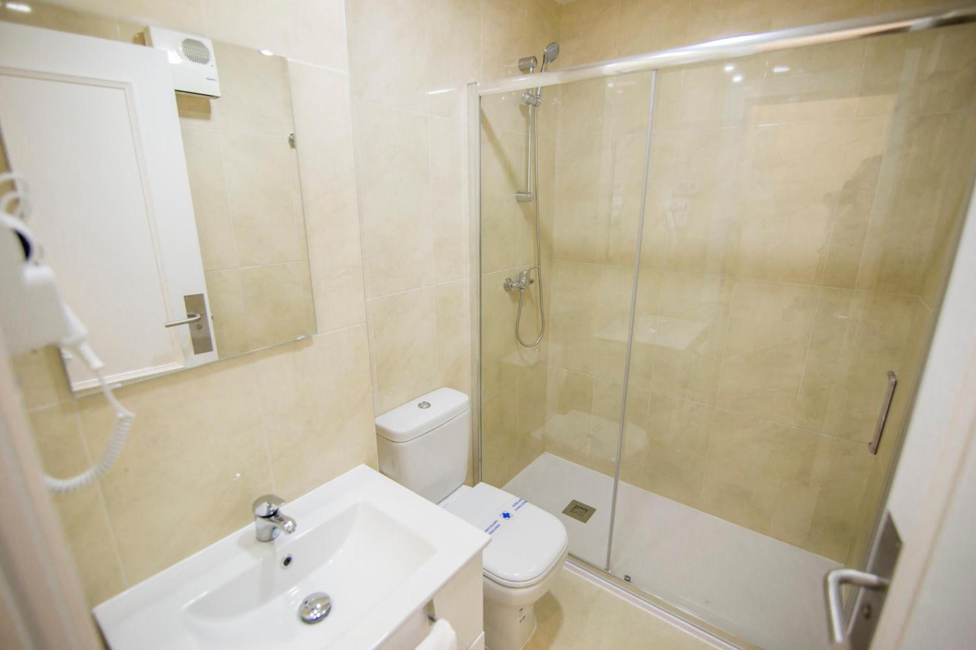 Apartamentos Plaza De Santiago - Estudios Turisticos - 1 Llave Pinto Bagian luar foto