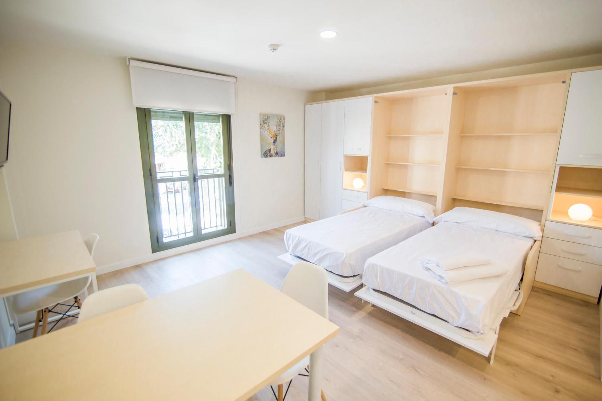 Apartamentos Plaza De Santiago - Estudios Turisticos - 1 Llave Pinto Bagian luar foto