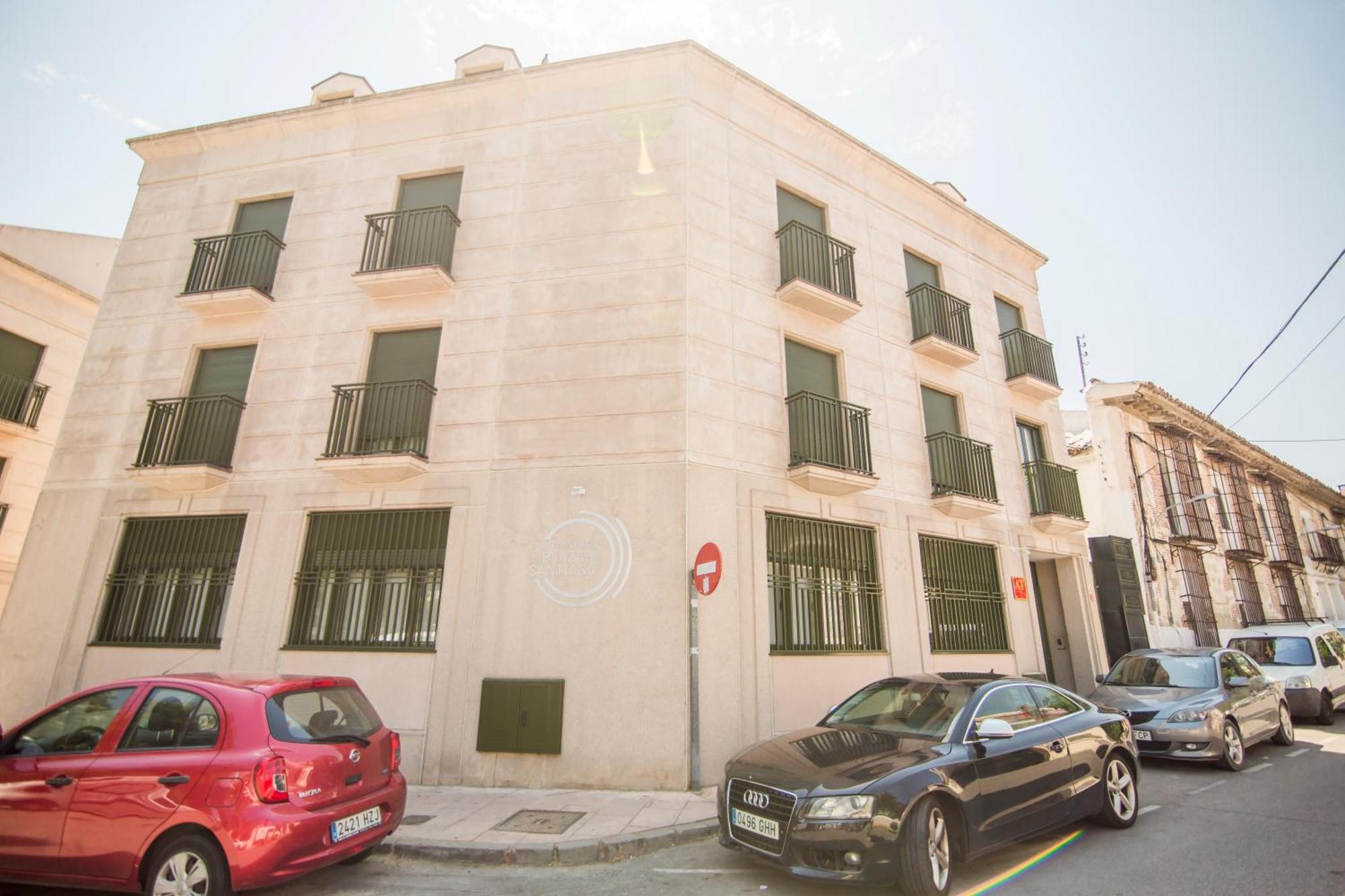 Apartamentos Plaza De Santiago - Estudios Turisticos - 1 Llave Pinto Bagian luar foto