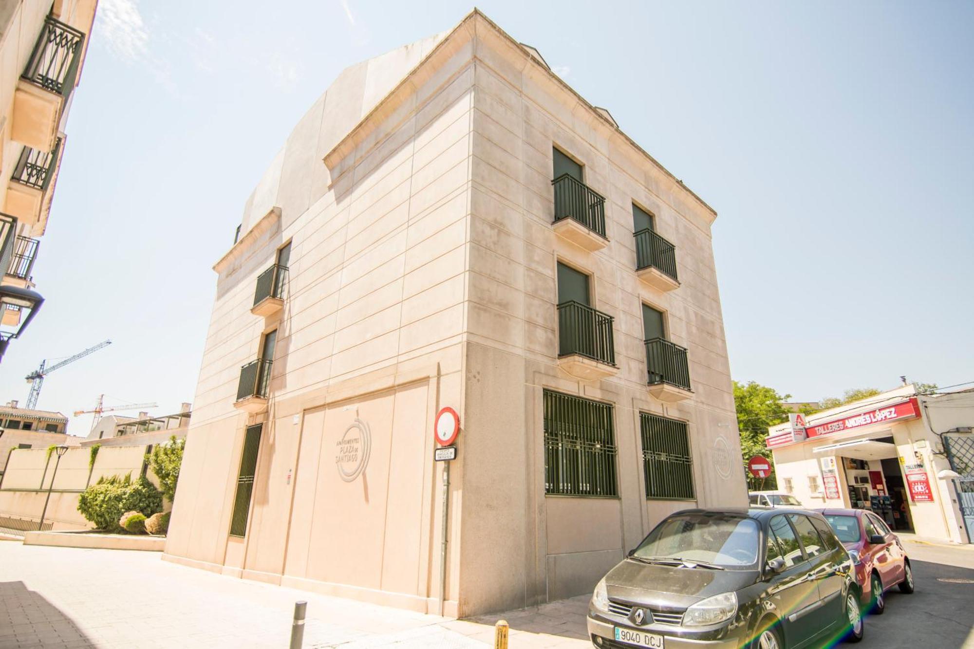 Apartamentos Plaza De Santiago - Estudios Turisticos - 1 Llave Pinto Bagian luar foto