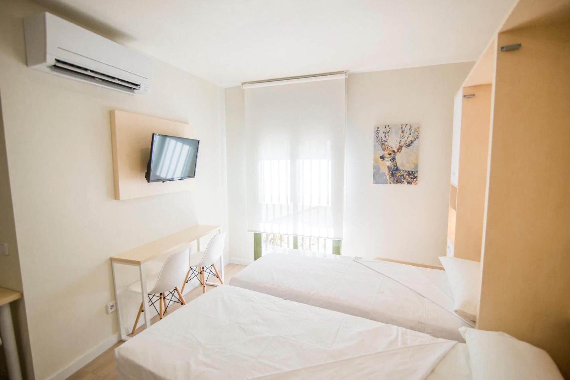 Apartamentos Plaza De Santiago - Estudios Turisticos - 1 Llave Pinto Bagian luar foto
